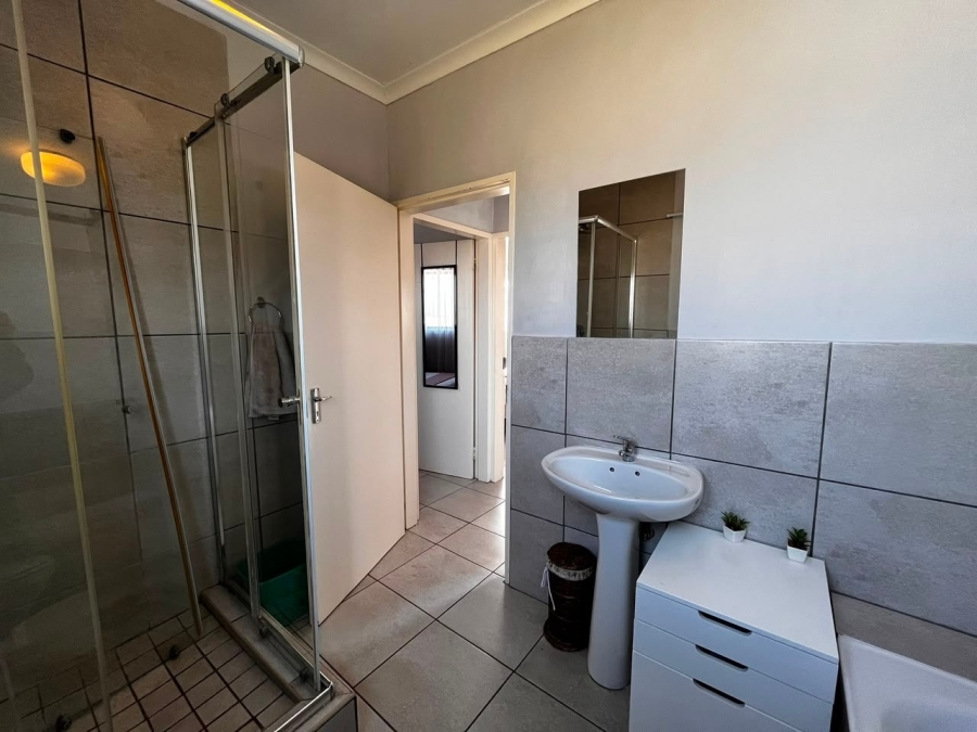 To Let 2 Bedroom Property for Rent in Waterval East North West